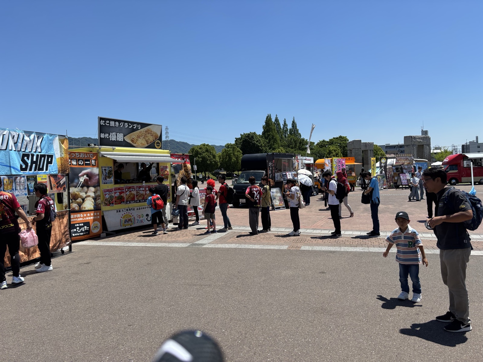 花園ラグビー場前のスタグル屋台パーク「お好み焼きグランプリ 神代の一席 優勝」