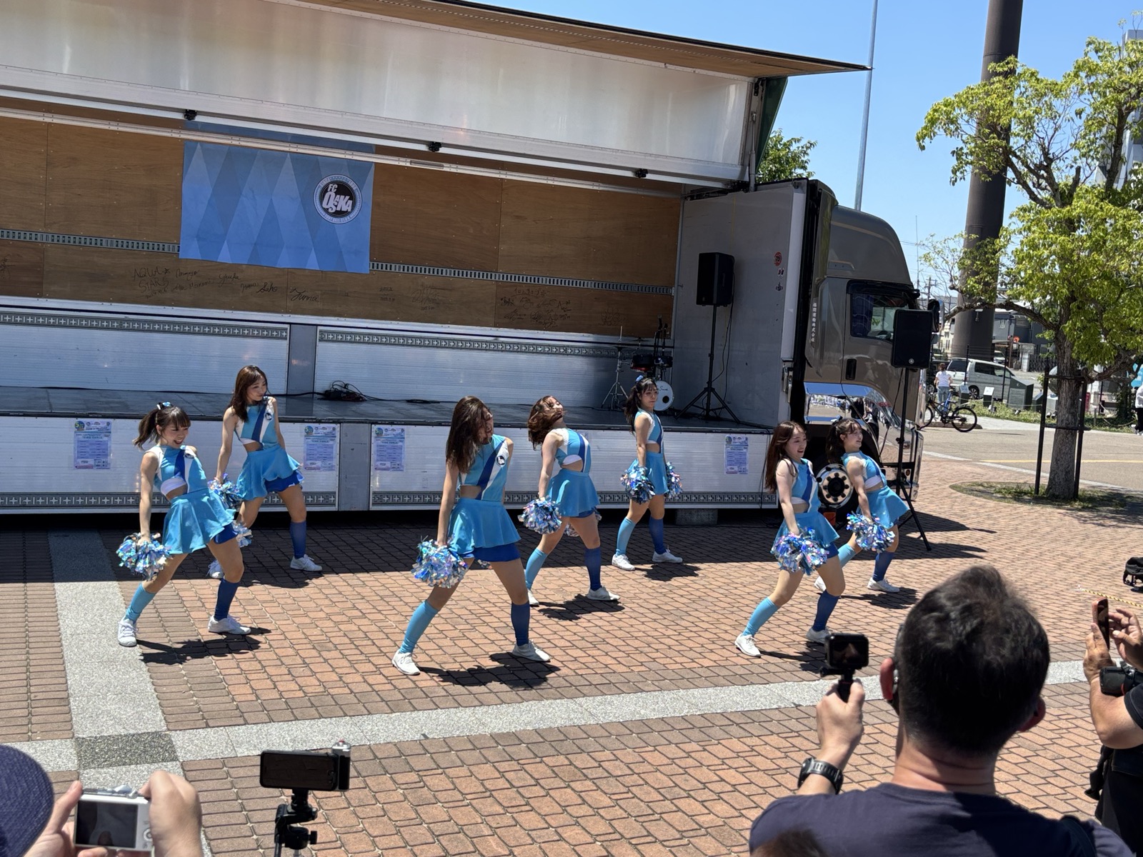 FC大阪 サポーターアイドルAsia のチアダンスチームによるパフォーマンス