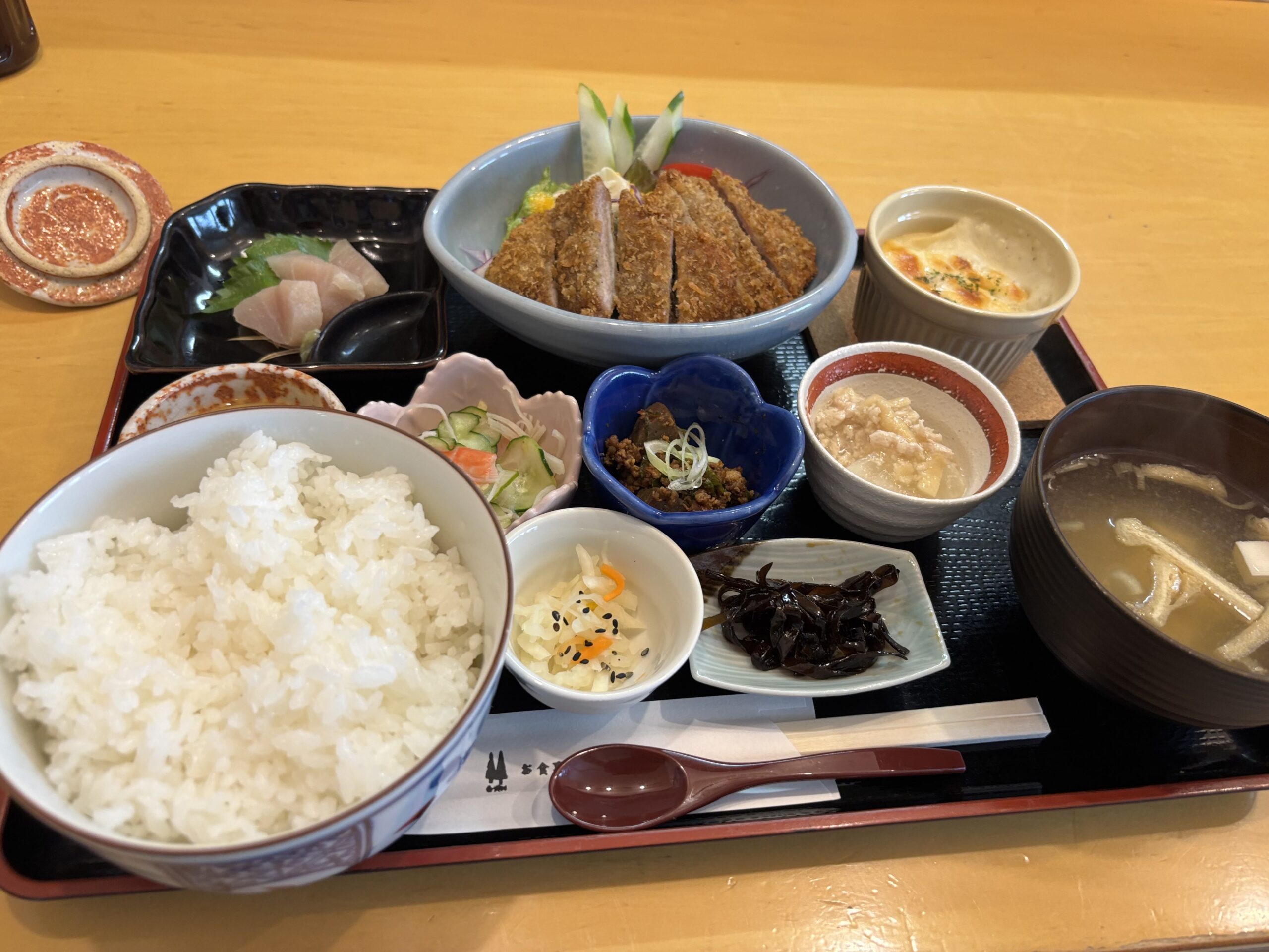 おまかせ定食の全体