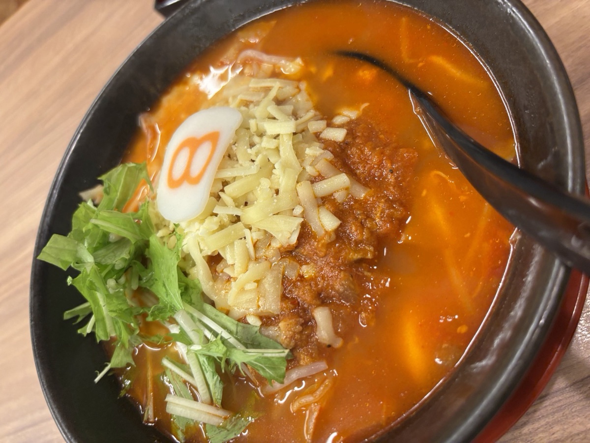 野菜盛りだくさんのラーメン