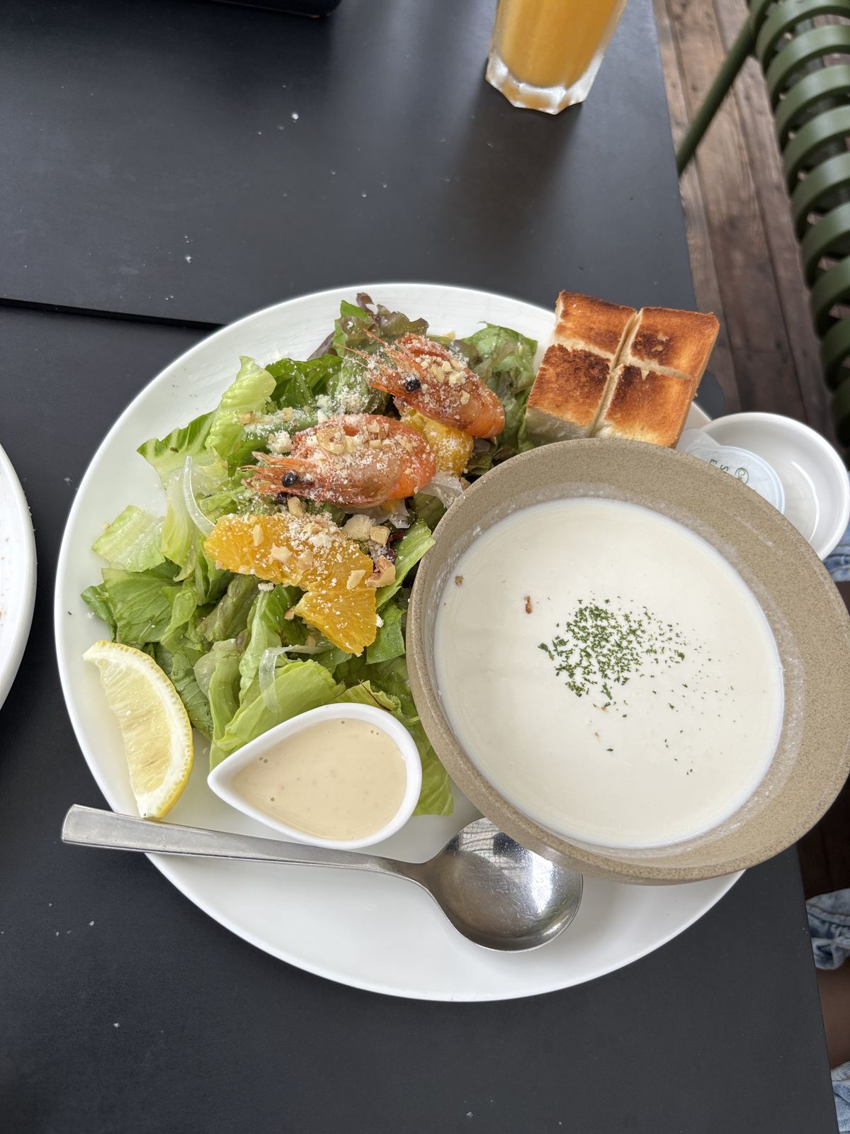 ワッフルとスープのプレート
