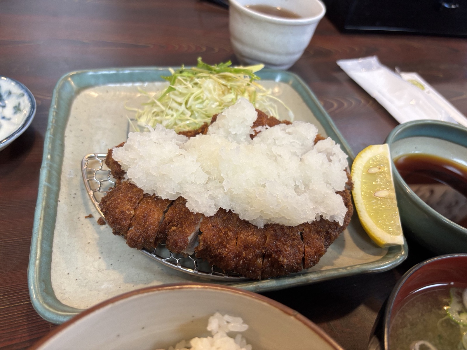 大根おろしののったロースかつ
